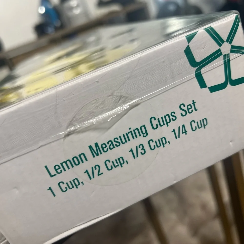 NWT Trina Turk Lemon Pattern Measuring Cups